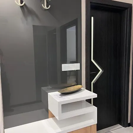 Апартамент A-brilliant, New! Spacious & Modern In Whit Garage Варна