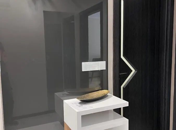 公寓 A-brilliant, New! Spacious & Modern In Whit Garage 瓦爾納