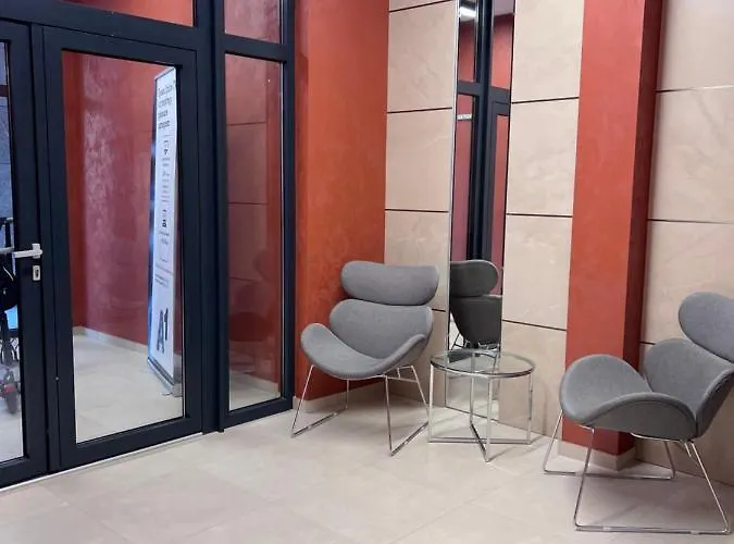 A-brilliant, New! Spacious & Modern In Whit Garage * 瓦爾納