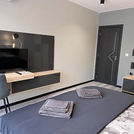 Lägenhet A-brilliant, New! Spacious & Modern In Whit Garage