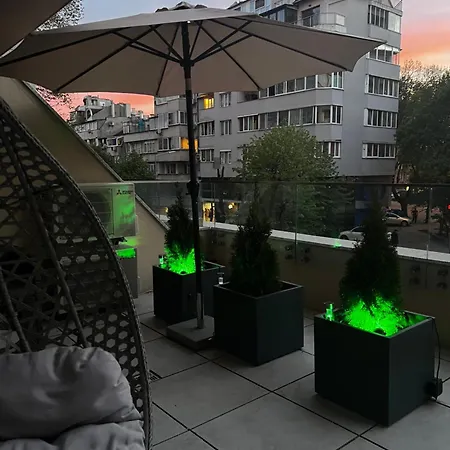 A-brilliant, New! Spacious & Modern In Whit Garage דירה וארנה